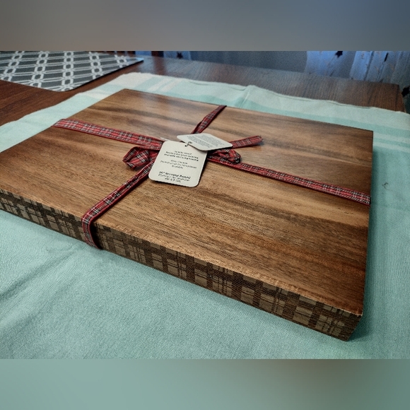 Acacia 16" Serving Board NWT - Picture 6 of 7